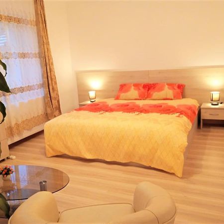 Antoniu Apartment Брашов Екстериор снимка